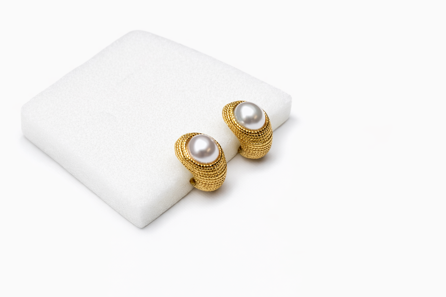 Valora Pearl Sculpted Earrings