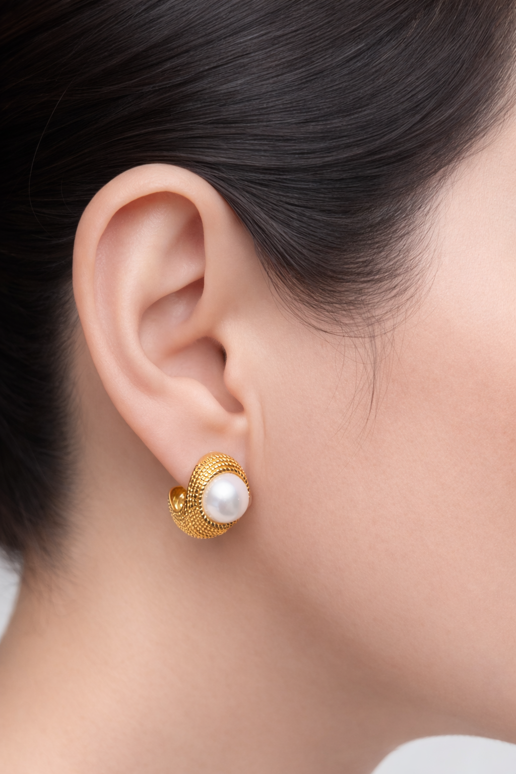 Valora Pearl Sculpted Earrings